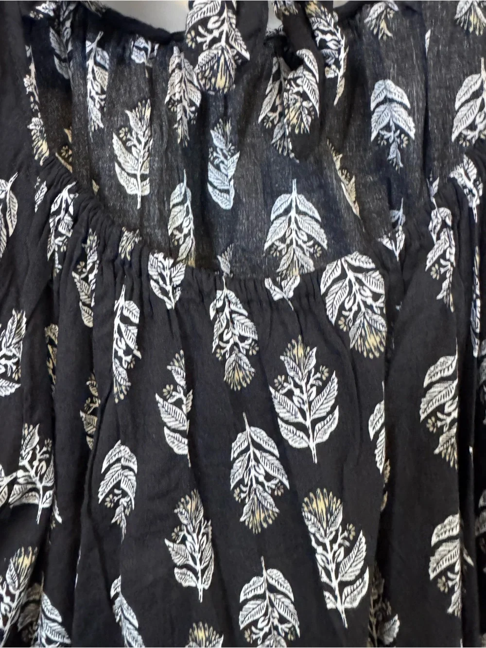 Old Navy Black Floral Puff Sleeve Tie Back Blouse Women’s XL Cottagecore